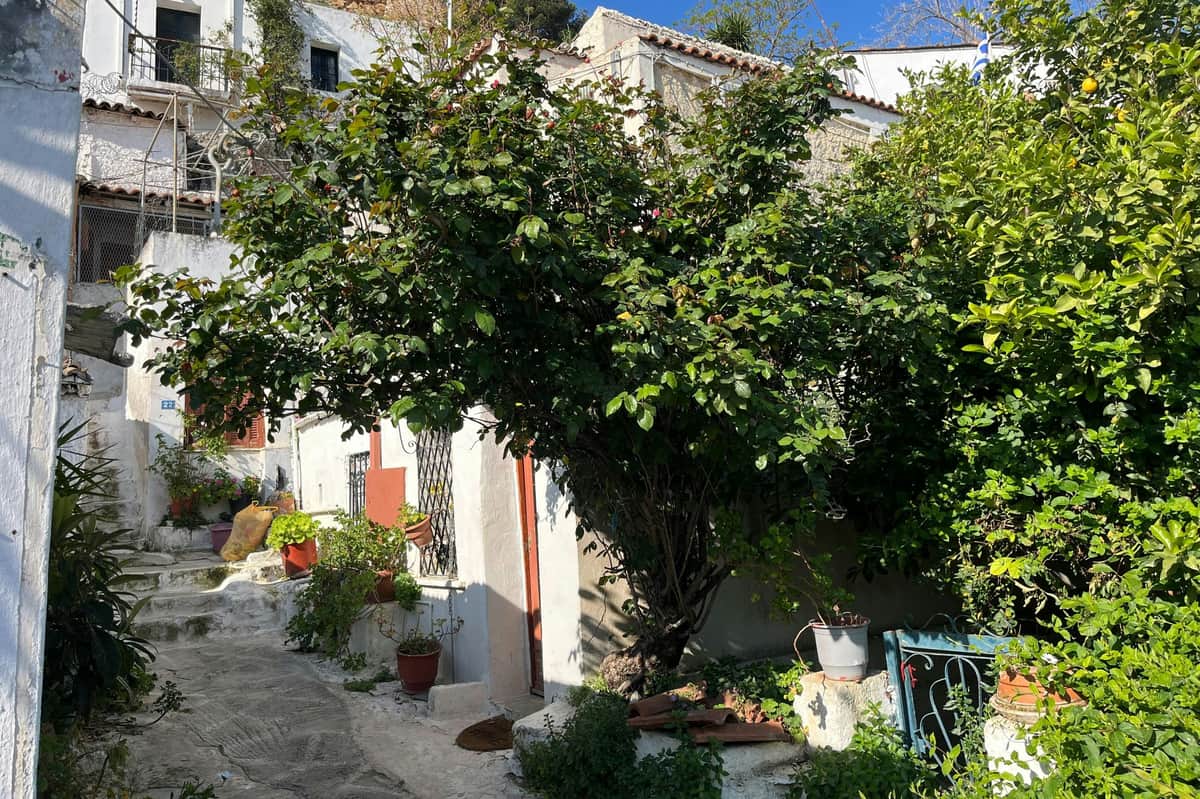 Athens: Guided City Walking Tour Anafiotika