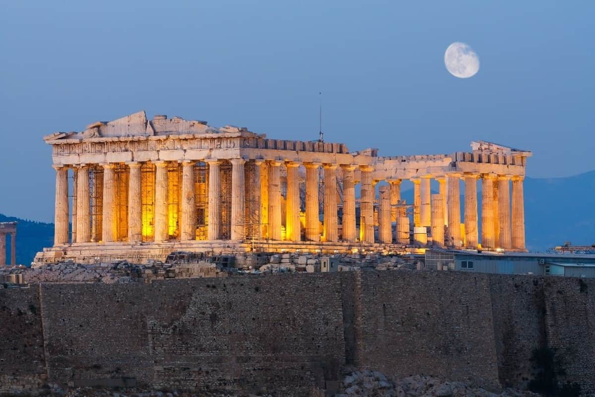 Parthenon & Acropolis: Skip The Line + Private Guided Tour + Transport View of the Parthenon at night