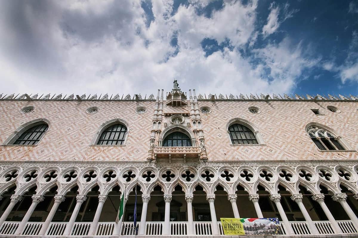 Doge's Palace & St. Mark's Basilica: Guided Tour + Pala D’Oro Access Ducal Palace Facade