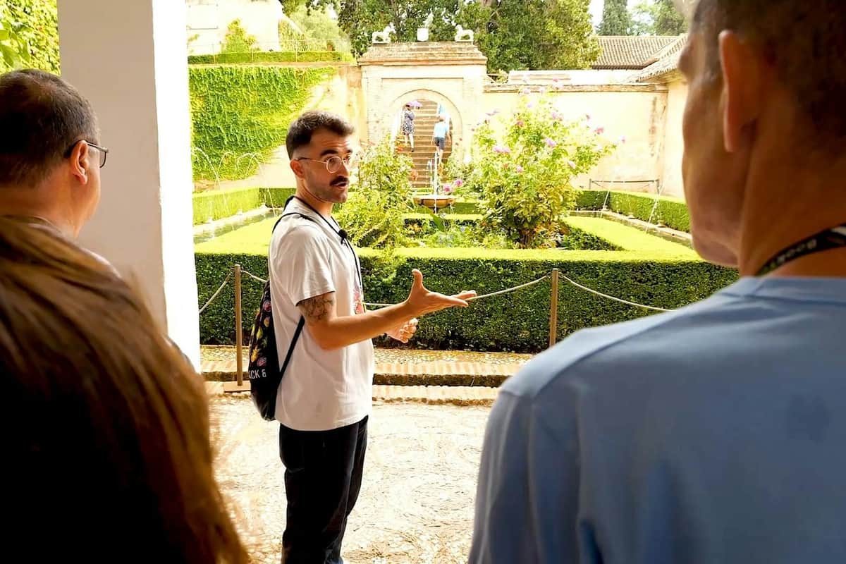 Alhambra: Skip The Line Ticket + Guided Tour with optional Nasrid Palace Tour of Generalife