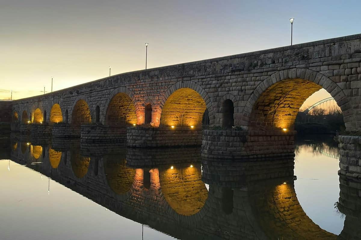 Mérida: Full-Day Guided Trip in Spanish Roman Bridge