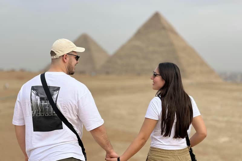 Giza Pyramids and Great Sphinx: Private Guided Tour