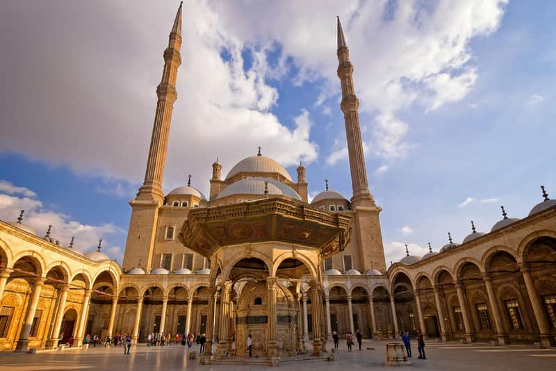 Cairo & Pyramids of Giza: Private Guided Tour + Transfers + Lunch