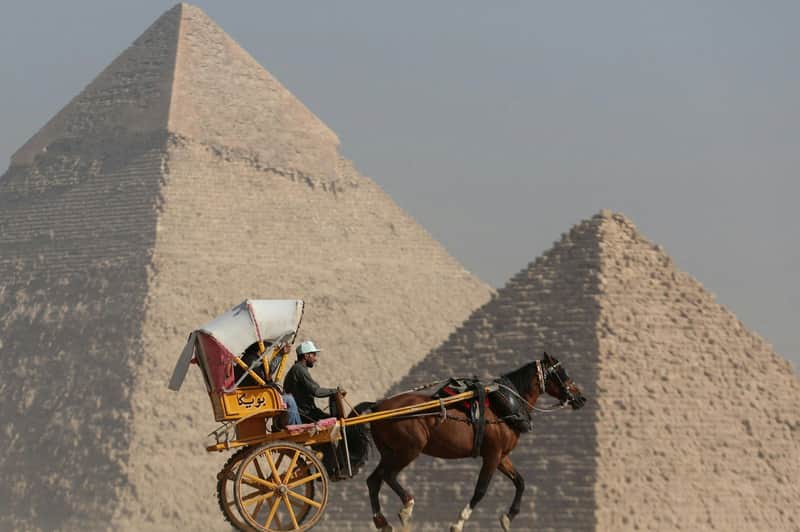 Giza Pyramids & Sphinx: Guided Tour + Transfer + Lunch + Nile River Felucca Ride