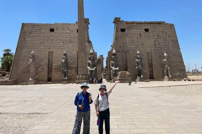 Luxor: Guided Day Tour to West and East Banks