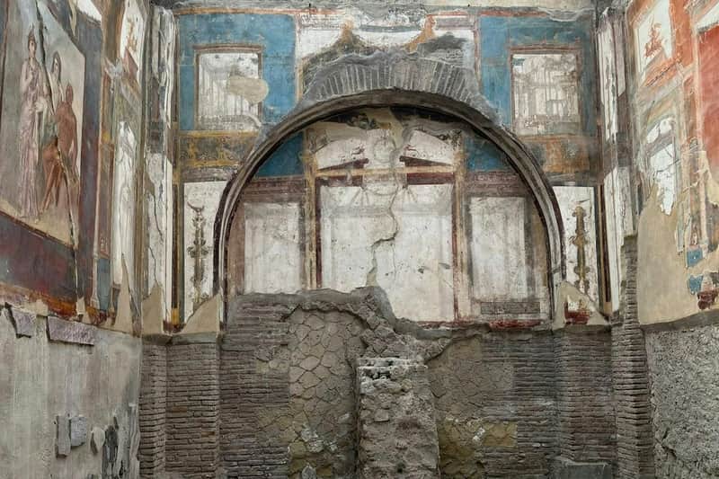 Herculaneum: Roundtrip Bus Transfer From/To Naples