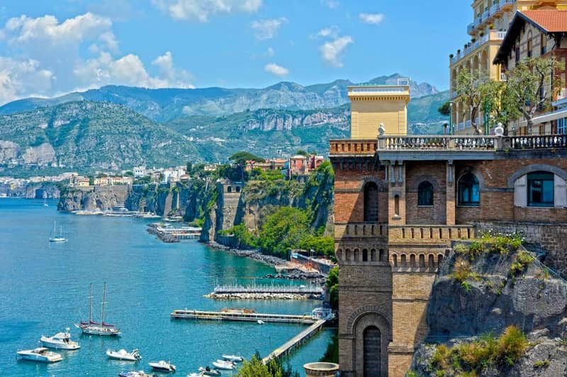 Pompeii & Sorrento: Guided Day Tour from Naples + Lunch