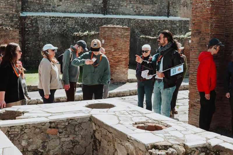 Pompeii: Fast Track Ticket + Guided Tour + Wine Tasting