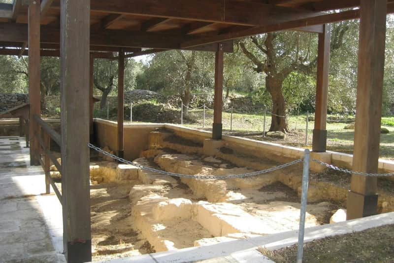 Villa Castelli: Walking Tour with Olive Oil Tasting
