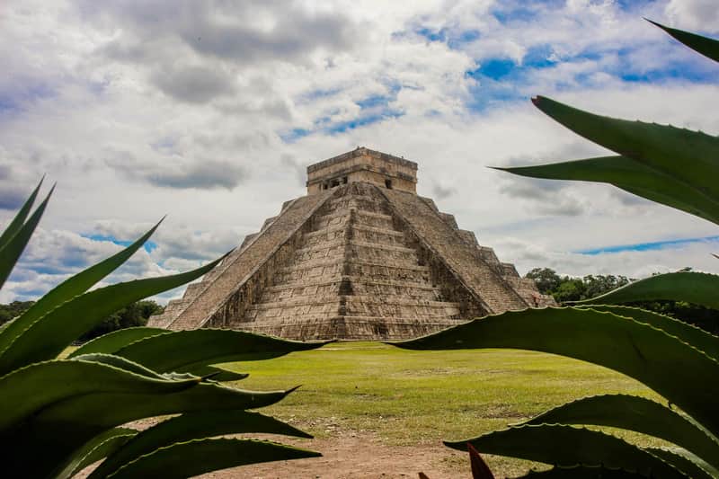 Chichén Itzá & Valladolid: Guided Tour + Transfer + Lunch