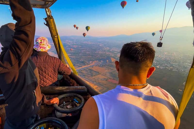Teotihuacan & Basilica of Guadalupe: Balloon Flight + Guided Tour