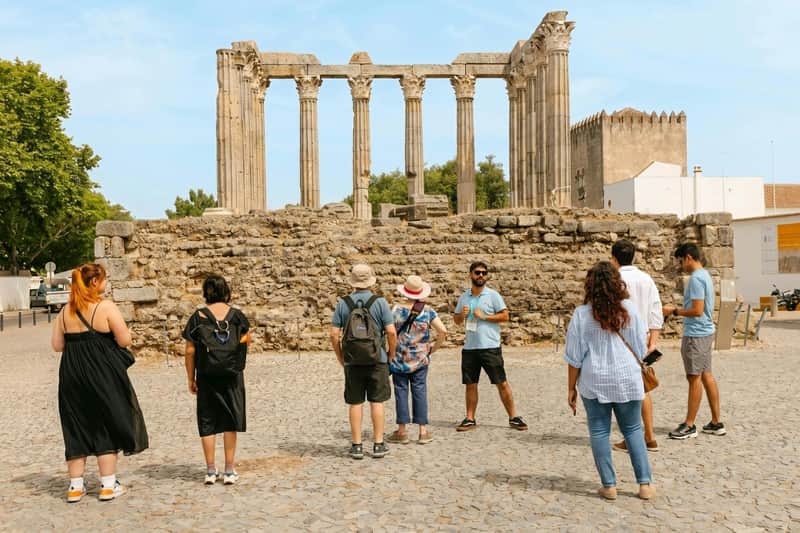 Évora & Arraiolos: Guided Tour from Lisbon