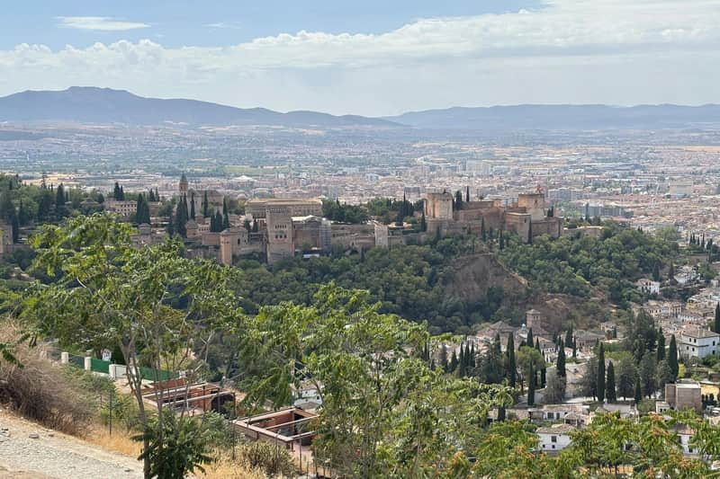 Alhambra: Entry Ticket + Audio Guide + Granada Guided Bus Tour