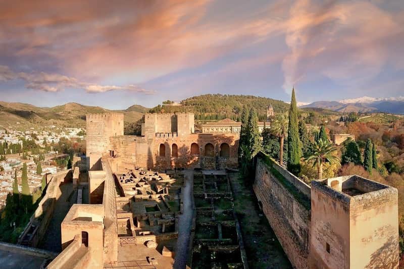Alhambra, Nasrid Palaces, Albaicín & Sacromonte: Private Guided Tour