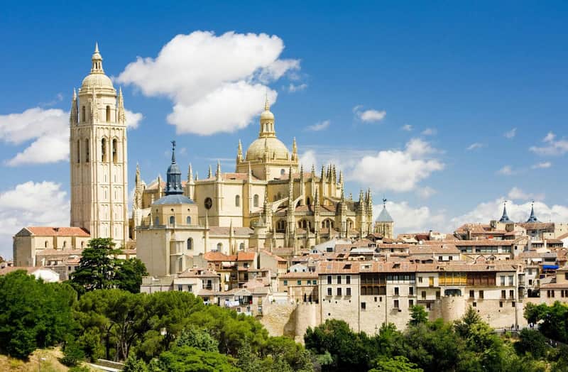 Ávila & Segovia: Day Trip from Madrid + Entry to Alcázar of Segovia (Optional)