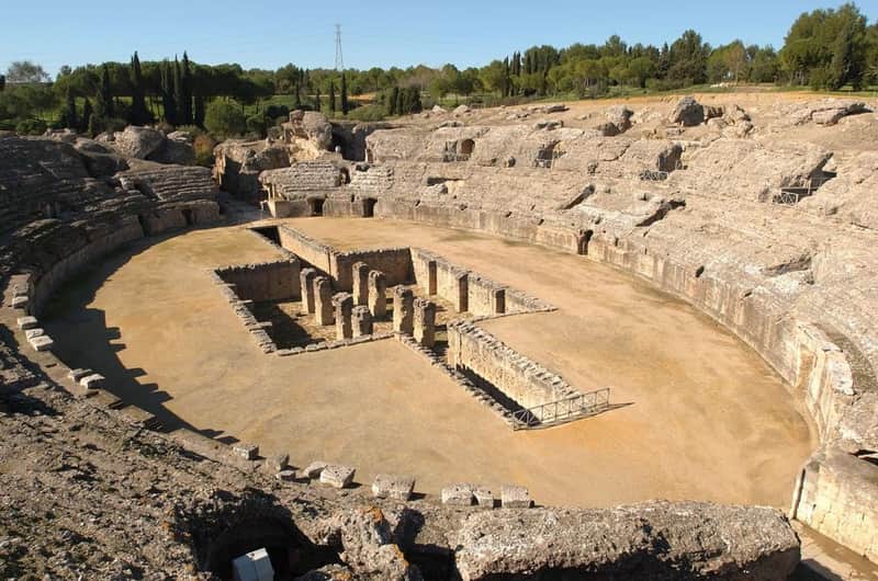 Itálica Roman Ruins & Medieval Monastery: Guided Tour + Transport from Seville